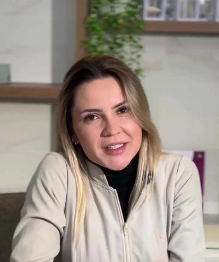 Dra. Mariane Martinelli no consultório